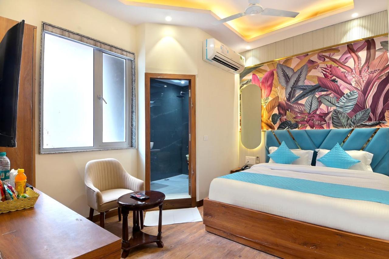 The Saina International Delhi - By La Exito Hotels Нью-Дели Экстерьер фото