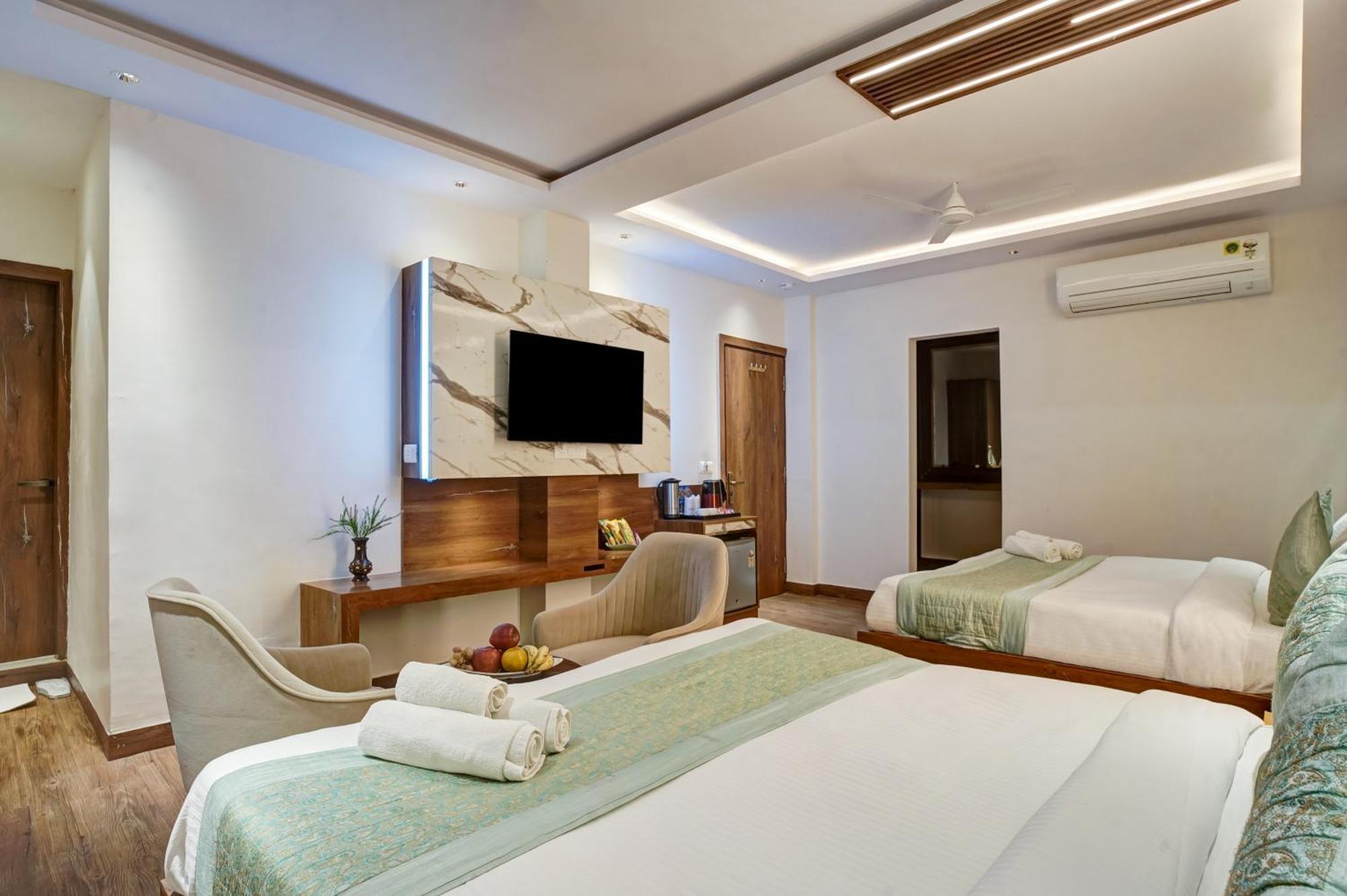 Отель The Saina International - New Delhi, Paharganj Экстерьер фото